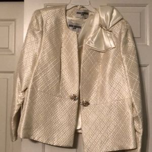 Women’s suite/skirt by Nina Missini